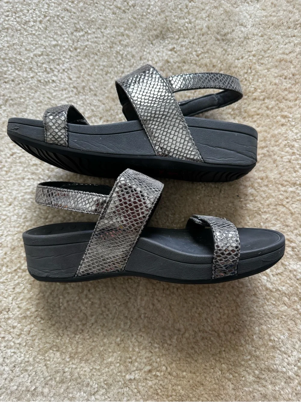 Vionic Women’s Metallic Snake-Print Strap Sandals - Black/Silver